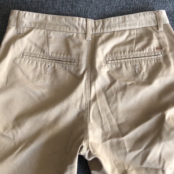 Khaki shorts - Picture 4 of 6